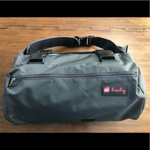 Henty Compact Messenger Bag